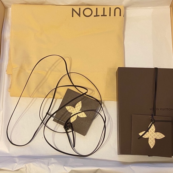 Brown Checkered Tote Bag - Picture 6 of 11